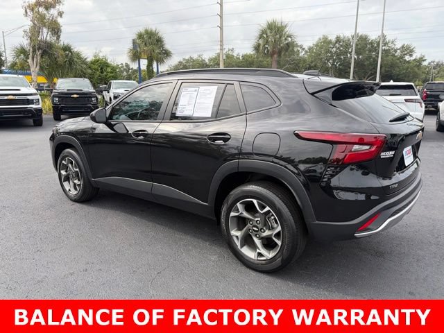 Used 2024 Chevrolet Trax LT w/ Driver Confidence Package FWD image 4