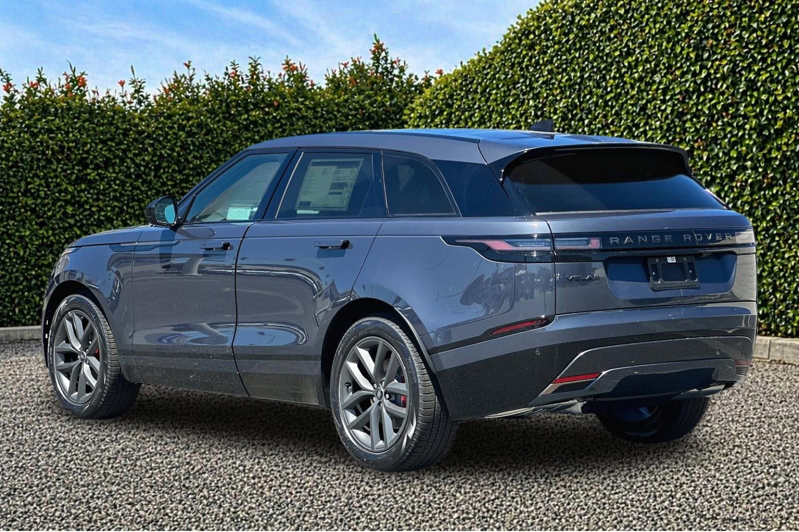 New 2024 Land Rover Range Rover Velar Dynamic SE AWD/4WD image 4