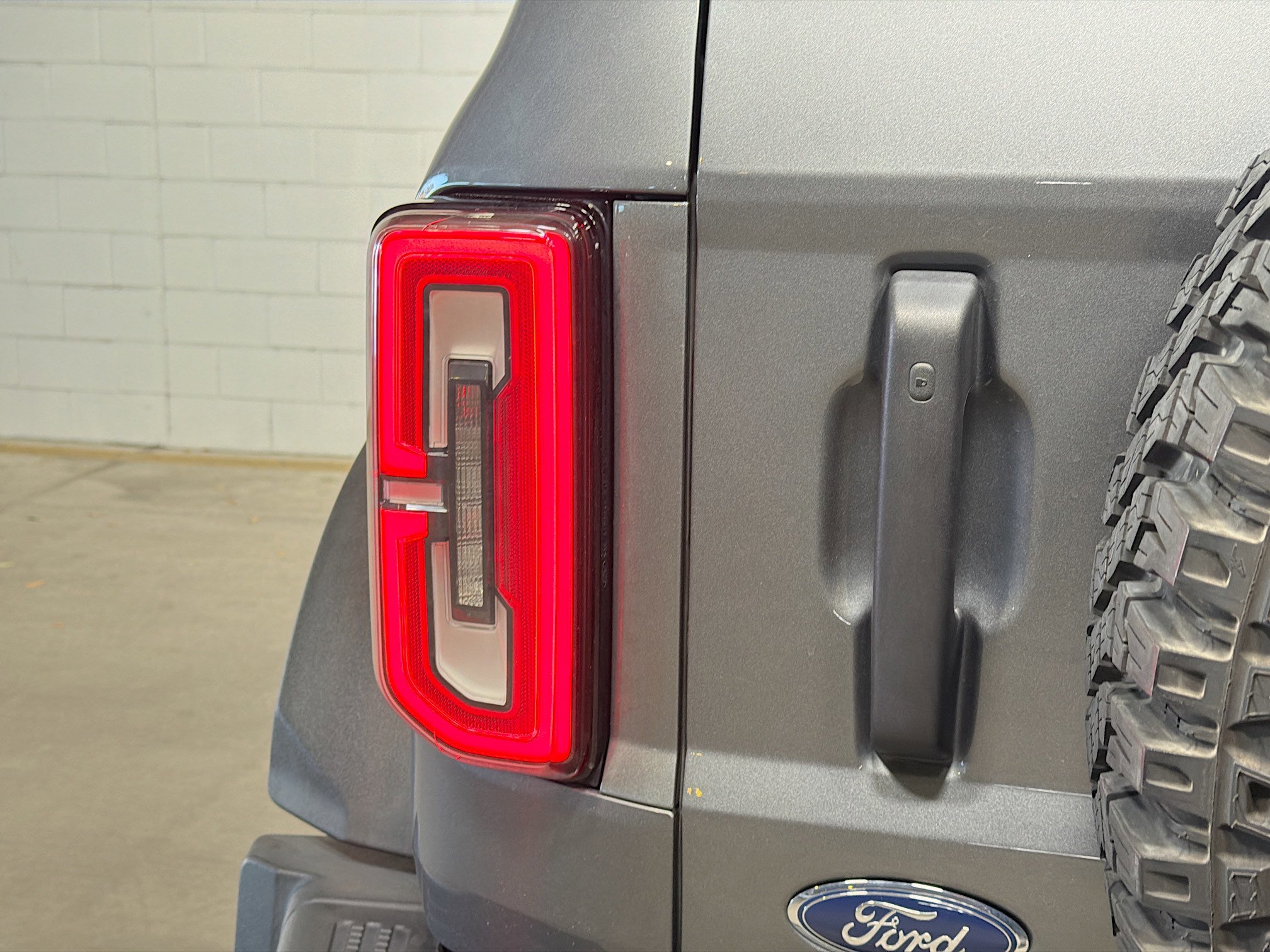 Used 2021 Ford Bronco Badlands image 11