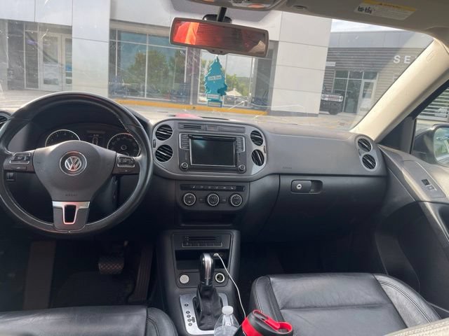 Used 2017 Volkswagen Tiguan SEL FWD image 34