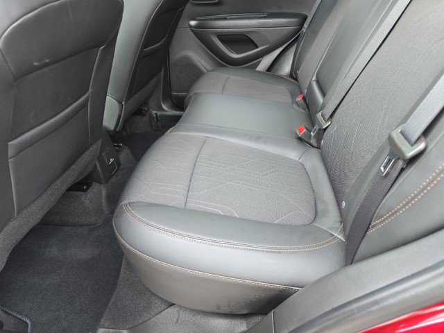 Used 2022 Chevrolet Trax LT w/ LT Convenience Package image 29