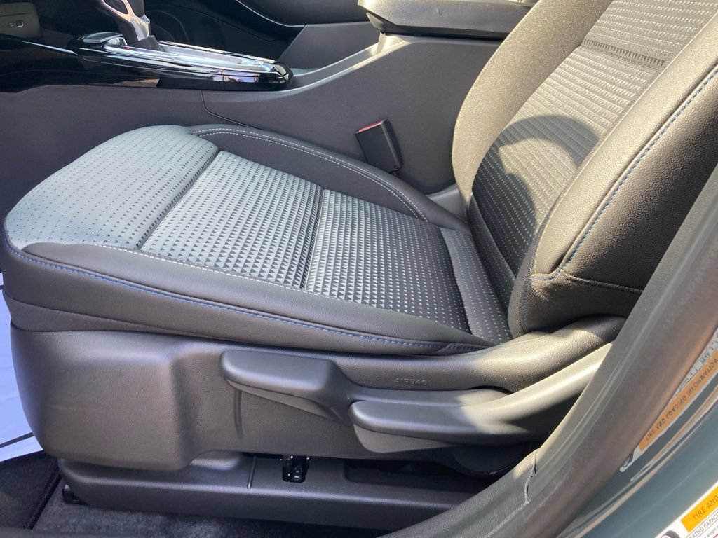 New 2026 Chevrolet Trax LT w/ Midnight Edition FWD image 4
