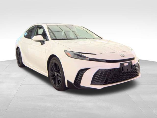 Used 2026 Toyota Camry SE FWD image 2