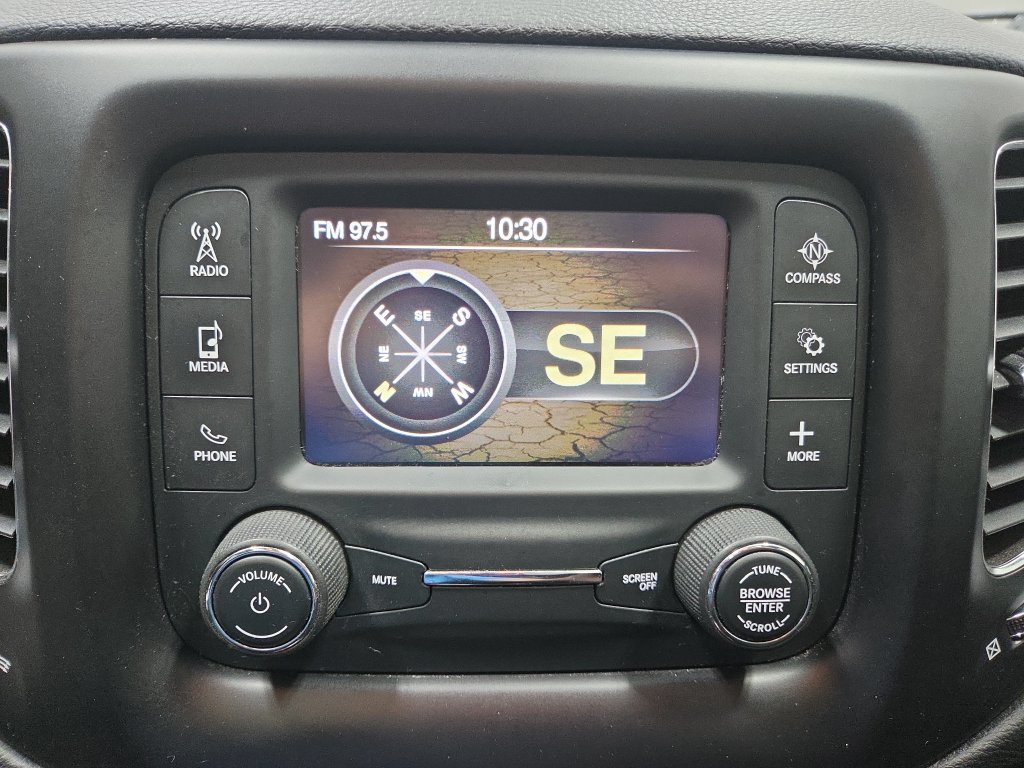 Used 2018 Jeep Compass Latitude AWD/4WD image 40