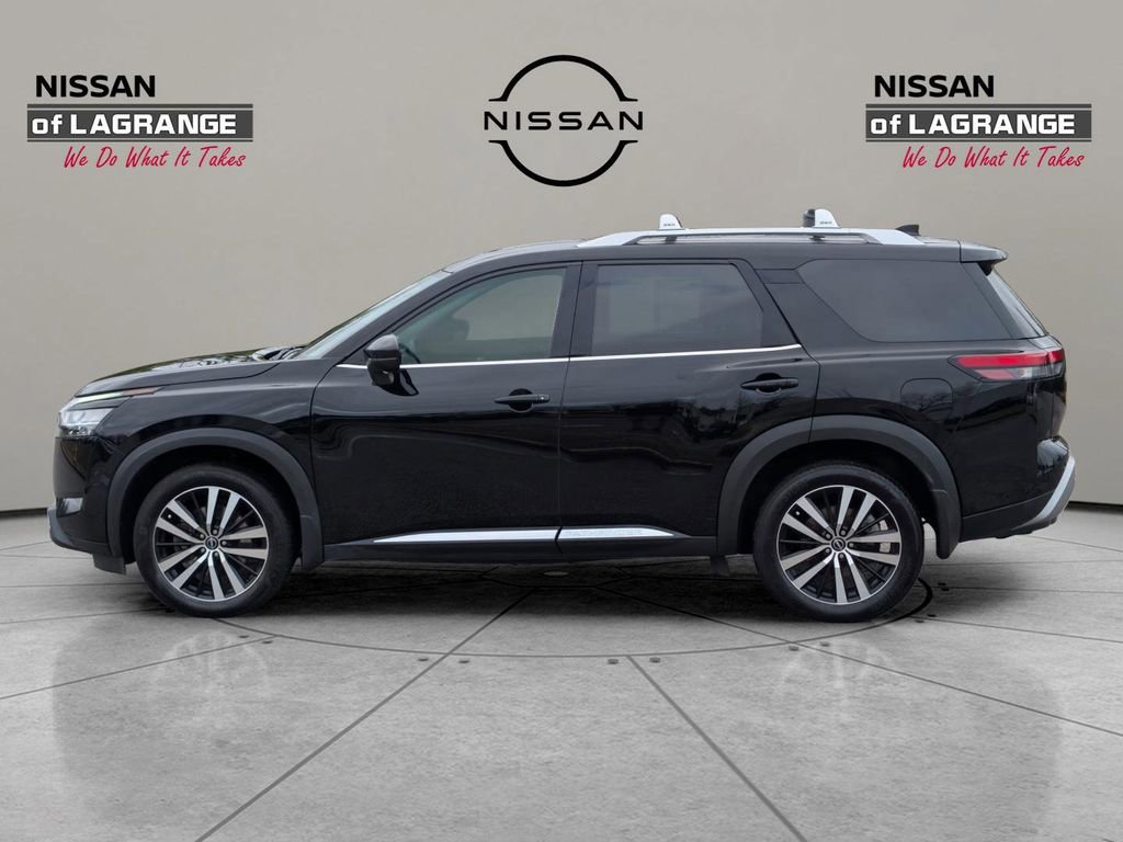 Used 2023 Nissan Pathfinder Platinum w/ Cargo Package image 8