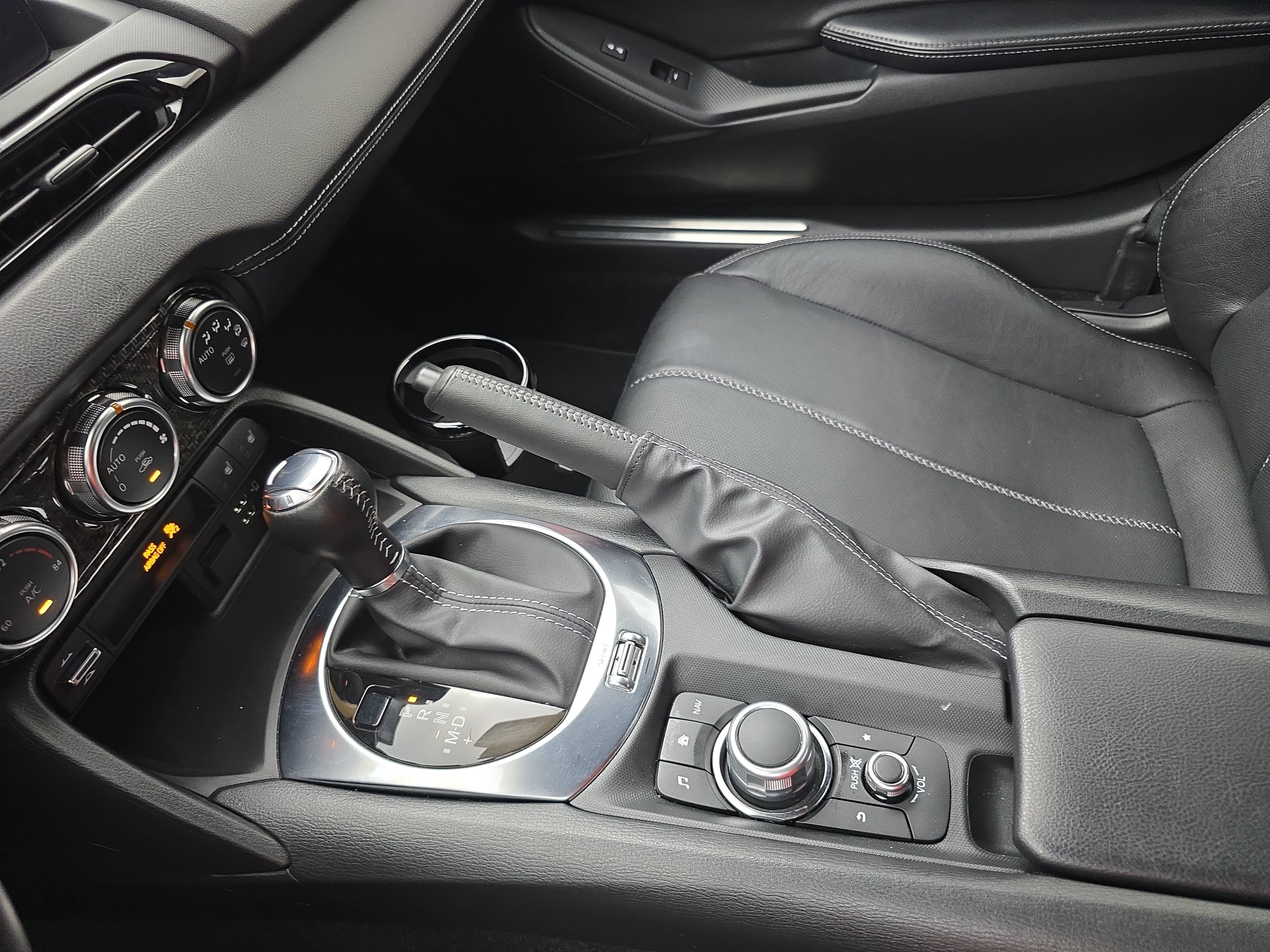 Used 2023 MAZDA MX-5 Miata Grand Touring RWD image 23