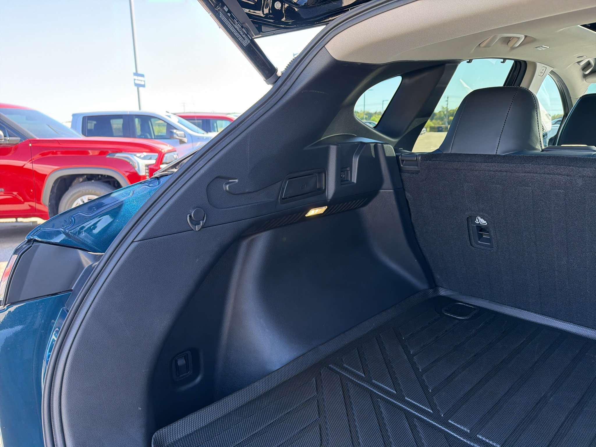 Used 2025 Nissan Murano Platinum AWD/4WD image 34