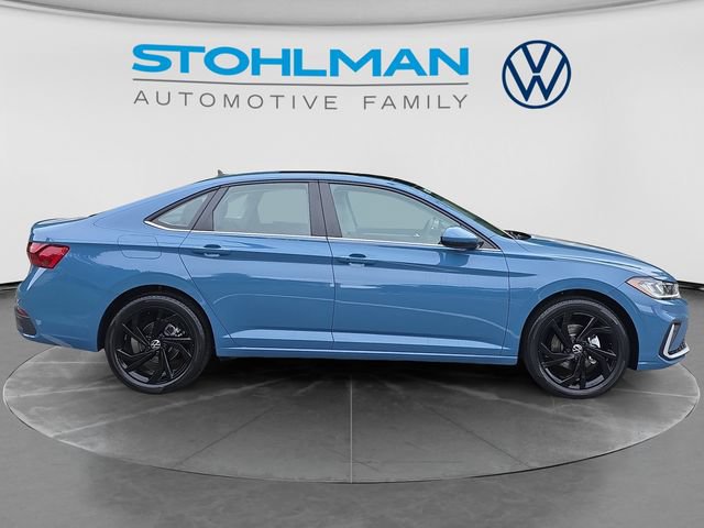 New 2027 Volkswagen Jetta SE FWD image 4
