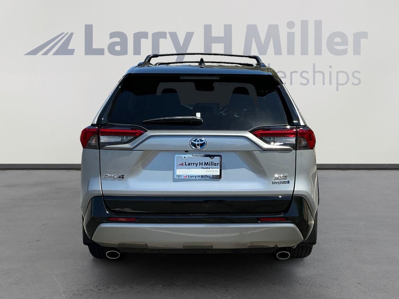 Used 2024 Toyota RAV4 XSE w/ Advanced Technology Package AWD/4WD image 4