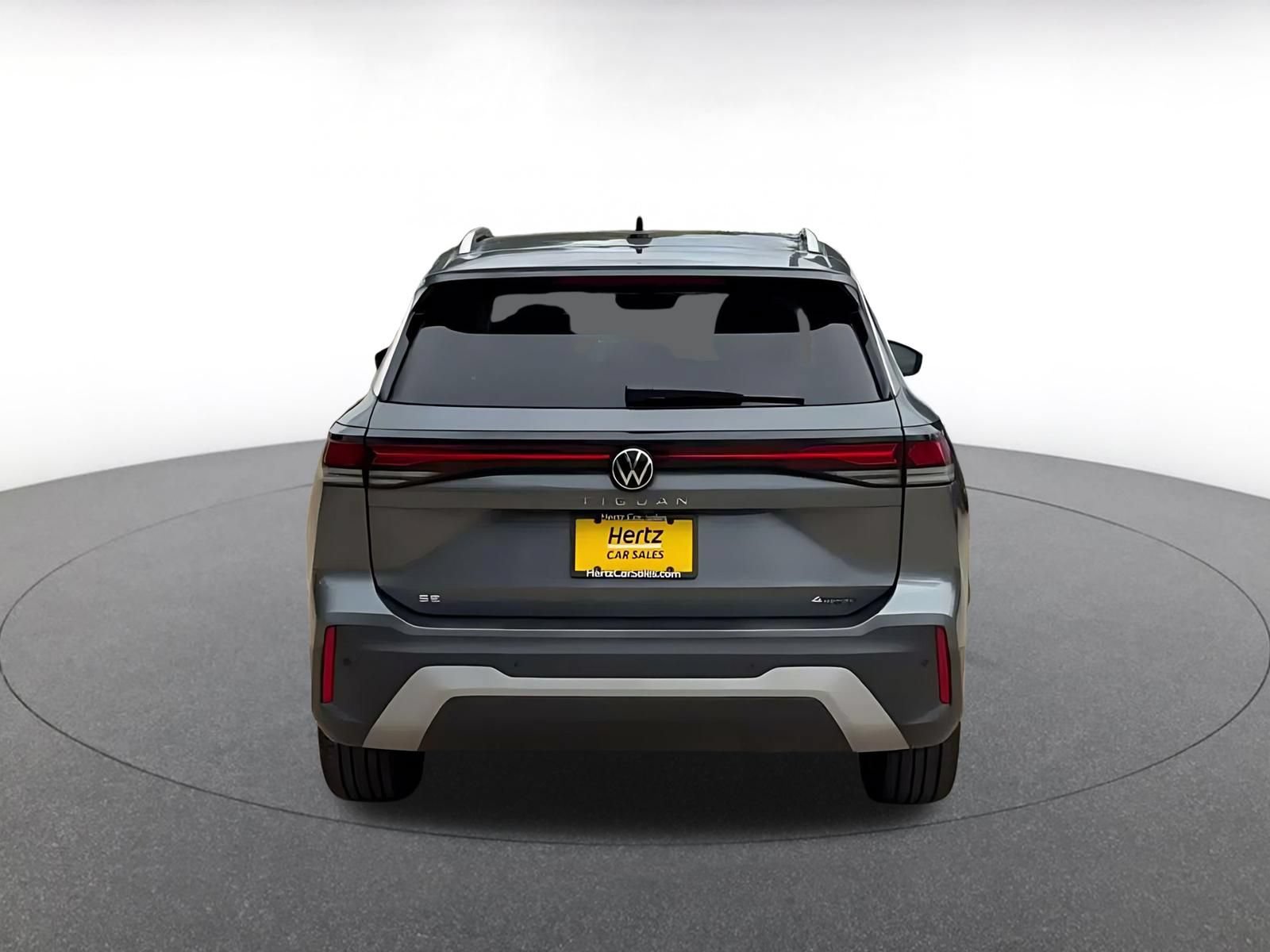 Used 2026 Volkswagen Tiguan SE AWD/4WD image 12