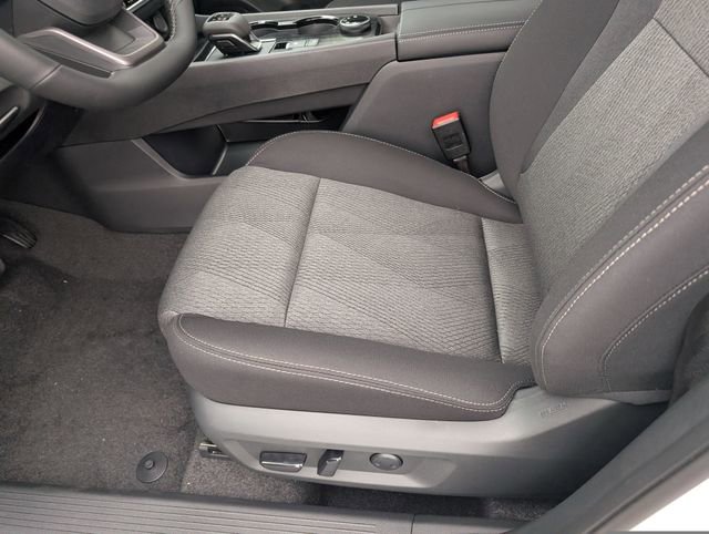 New 2026 Nissan Rogue SV w/ Cold Weather Package AWD/4WD image 24