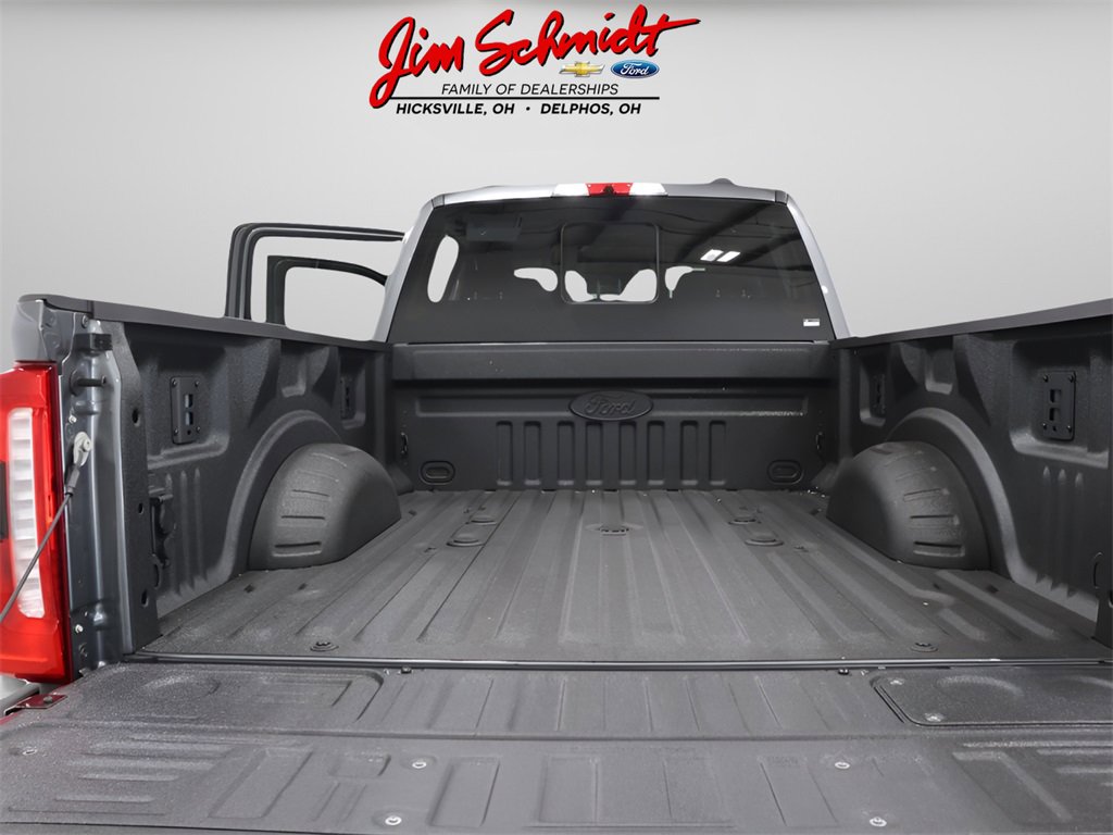 New 2026 Ford F350 Lariat w/ Black Appearance Package image 36