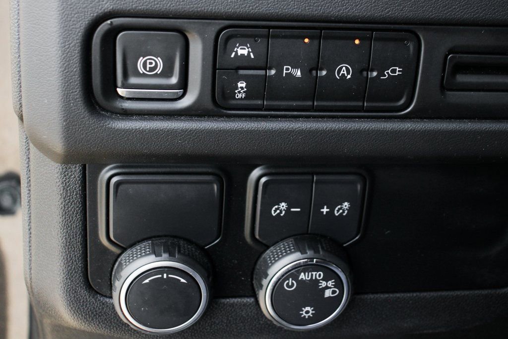 Used 2021 Chevrolet Suburban LS w/ Driver Alert Package image 19