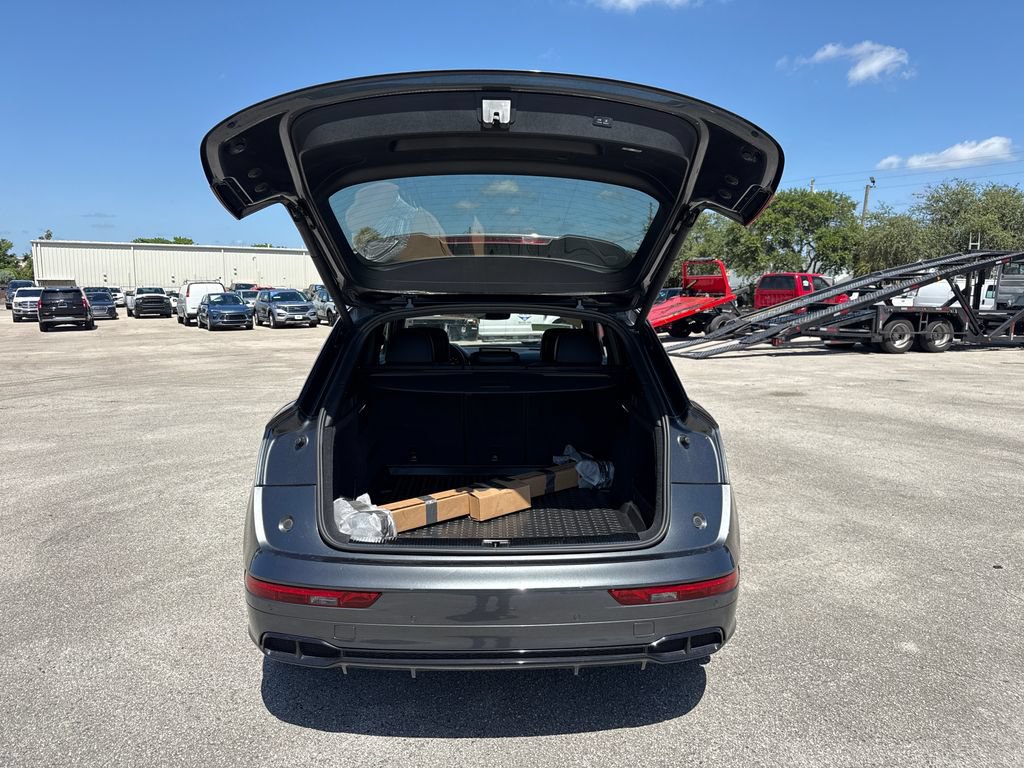 Used 2020 Audi SQ5 Prestige w/ Prestige Package AWD/4WD image 29