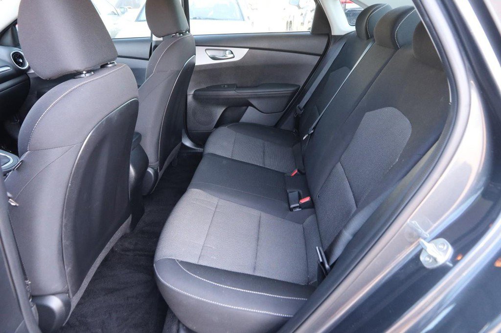Used 2022 Kia Forte LXS image 9
