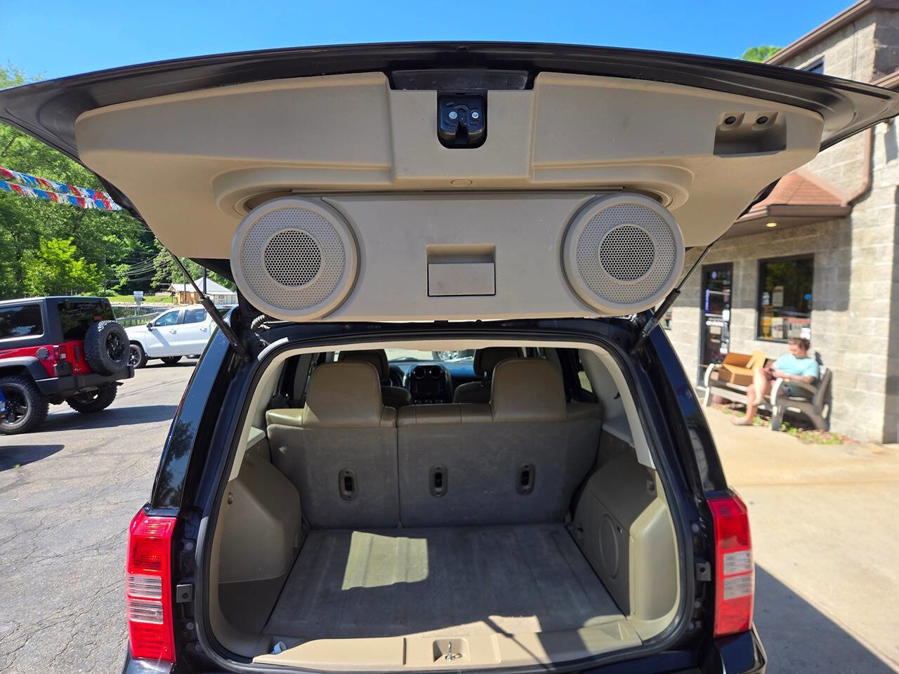 Used 2012 Jeep Patriot Limited w/ Sun/Sound Group AWD/4WD image 19