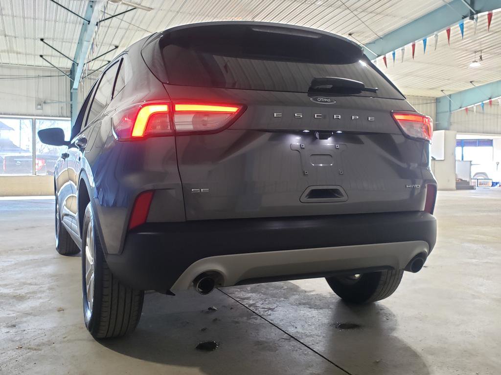 Used 2022 Ford Escape SE w/ Cold Weather Package AWD/4WD image 6