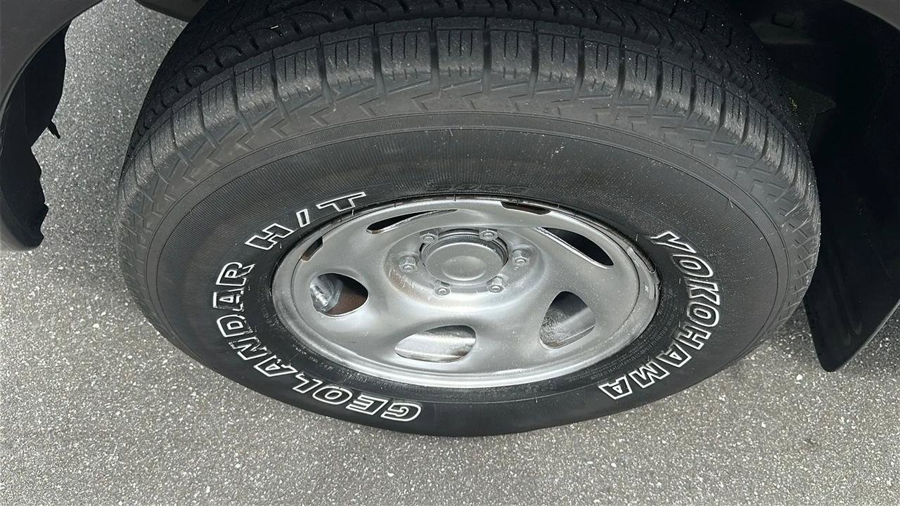 Used 2006 Toyota Sequoia SR5 AWD/4WD image 17