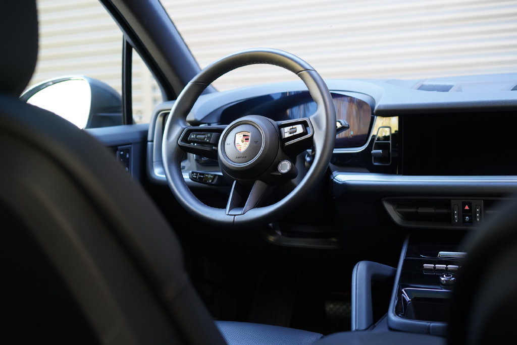 Certified 2026 Porsche Cayenne AWD/4WD image 10