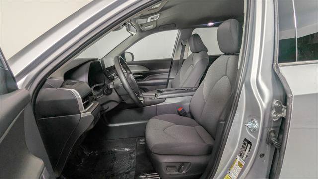 Used 2025 Toyota Grand Highlander FWD image 19