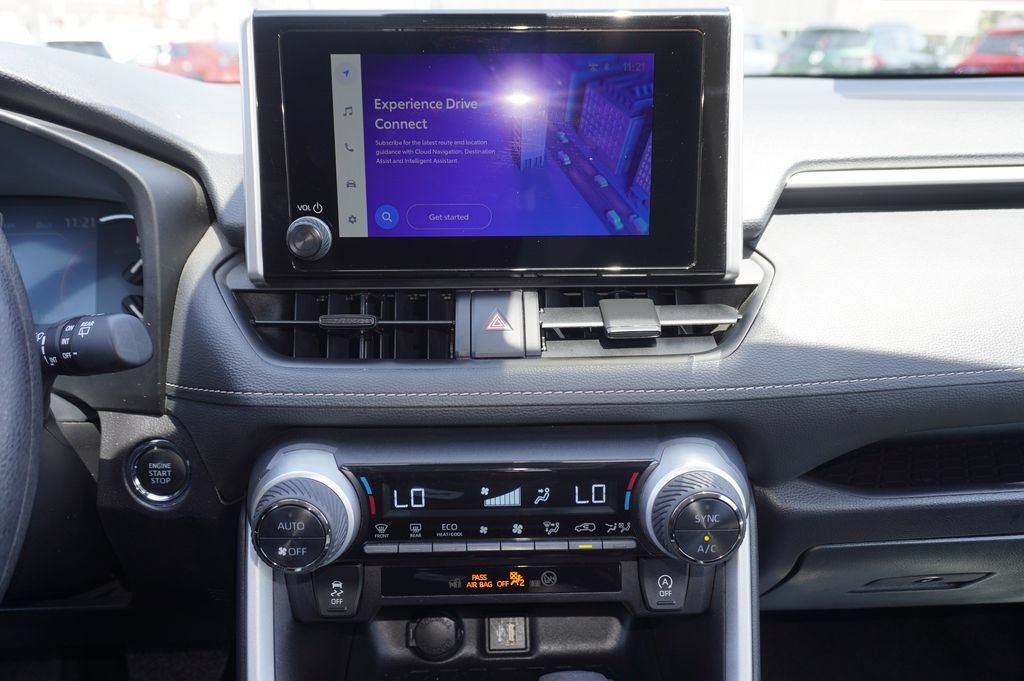 Used 2025 Toyota RAV4 XLE FWD image 15