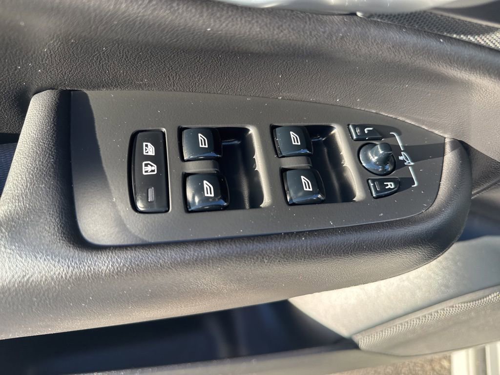 Used 2024 Volvo XC90 B5 Plus image 30