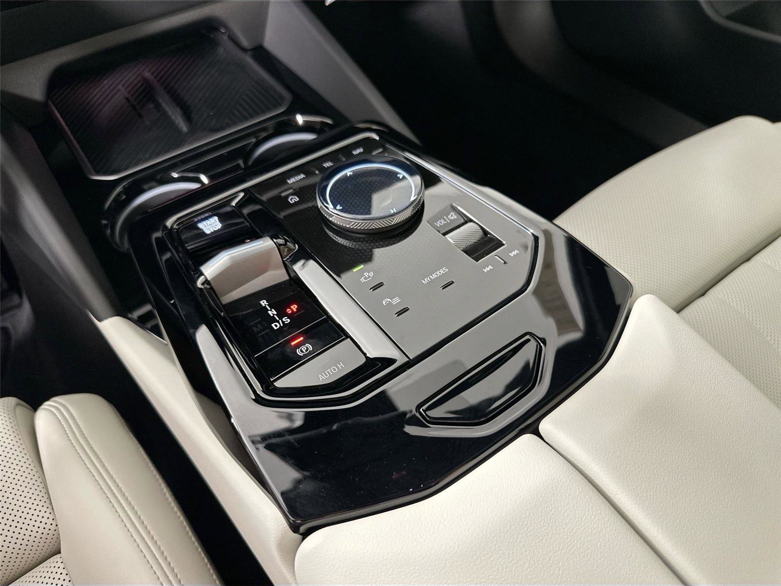 Certified 2026 BMW 530i w/ Premium Package RWD image 16