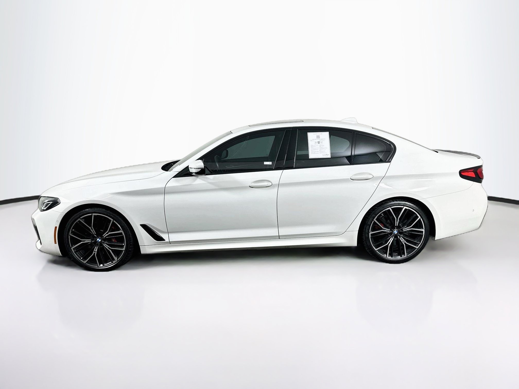 Used 2023 BMW 530i w/ M Sport Package RWD image 4