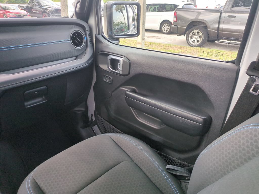 Used 2024 Jeep Wrangler Unlimited Rubicon 4xe AWD/4WD image 18