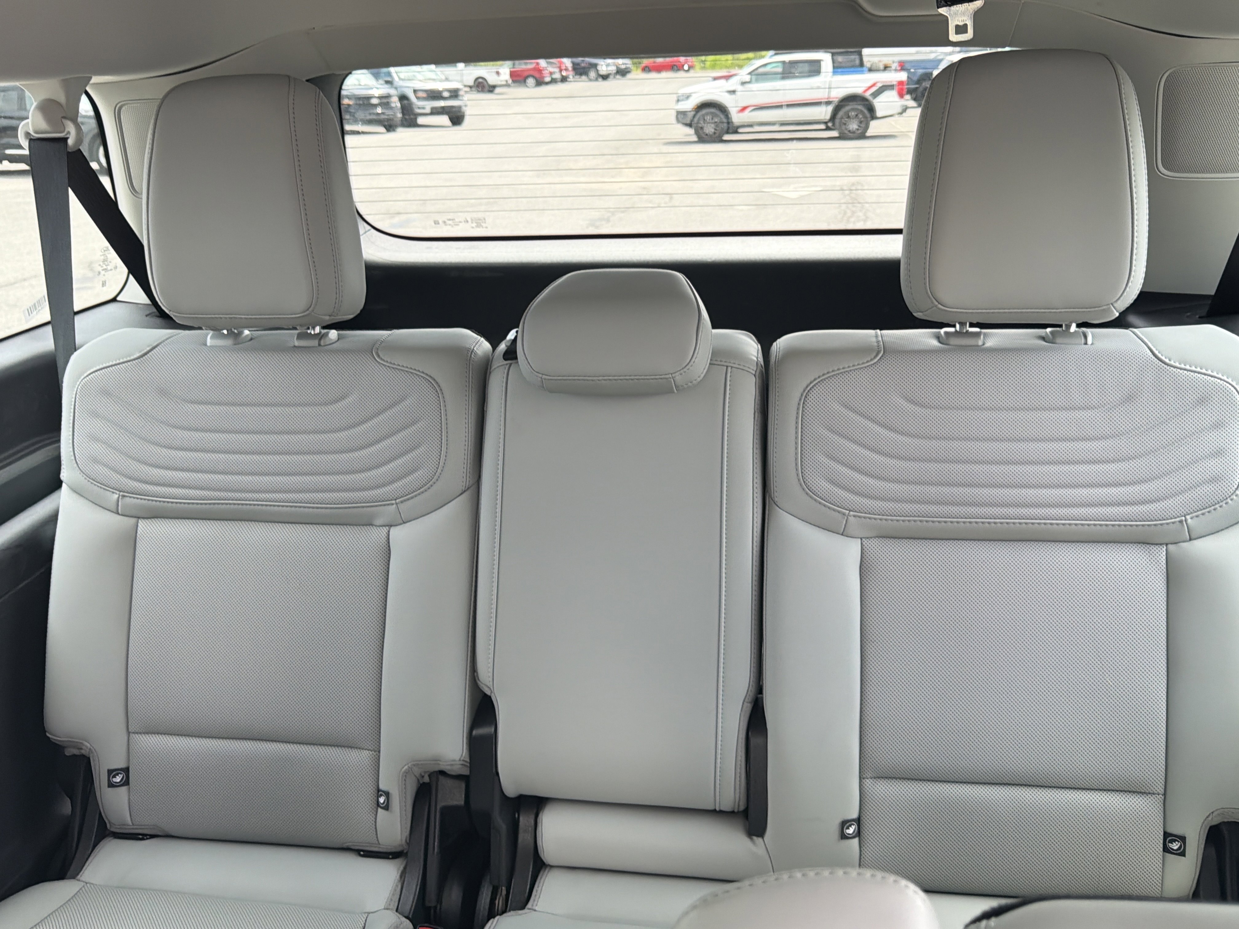 Used 2025 Ford Expedition Max Platinum w/ Platinum Ultimate Package AWD/4WD image 14