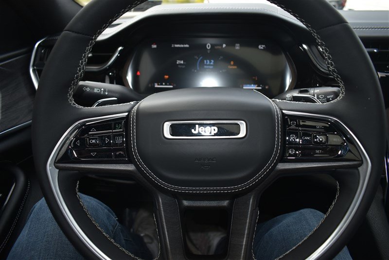 Used 2023 Jeep Grand Cherokee L Overland AWD/4WD image 15