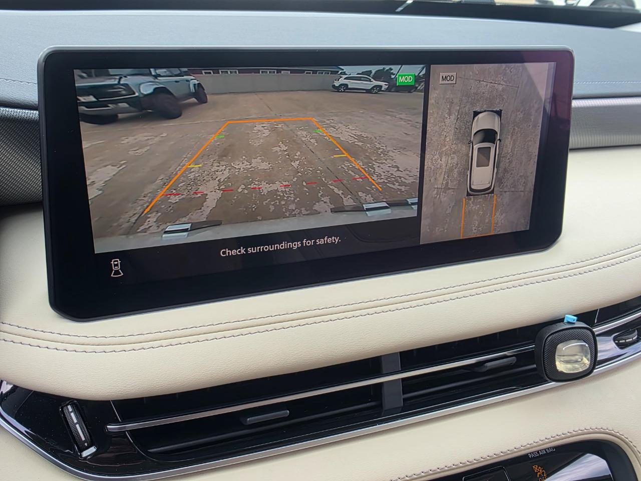 Used 2023 INFINITI QX60 Luxe AWD/4WD image 5