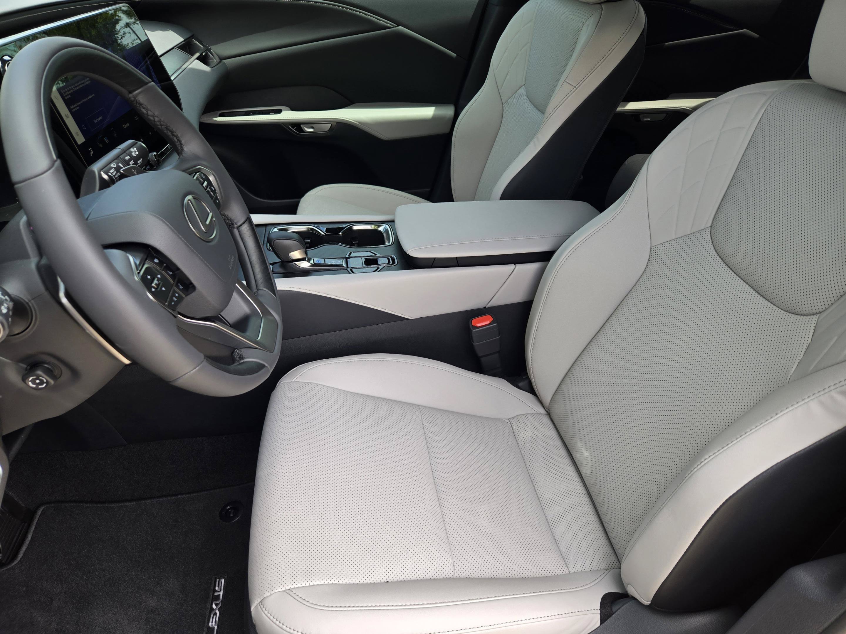 New 2026 Lexus RX 350 FWD image 5