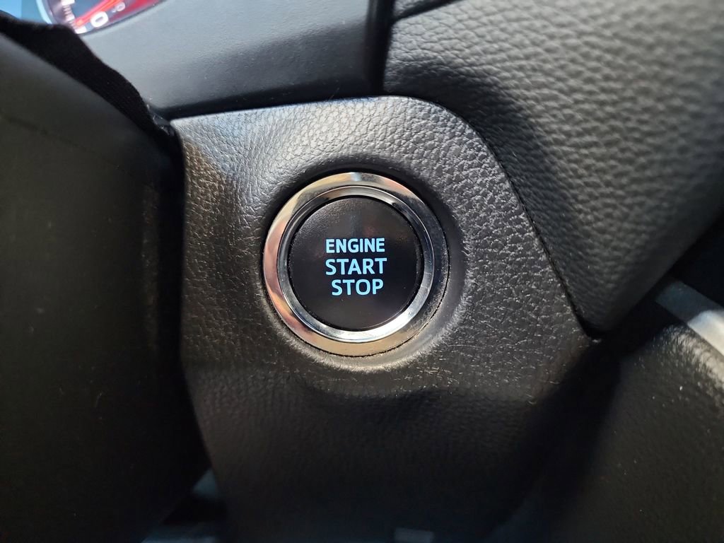 Used 2021 Toyota RAV4 XLE AWD/4WD image 27