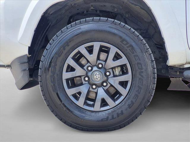 Used 2017 Toyota Tacoma SR5 w/ Tow Package RWD image 24