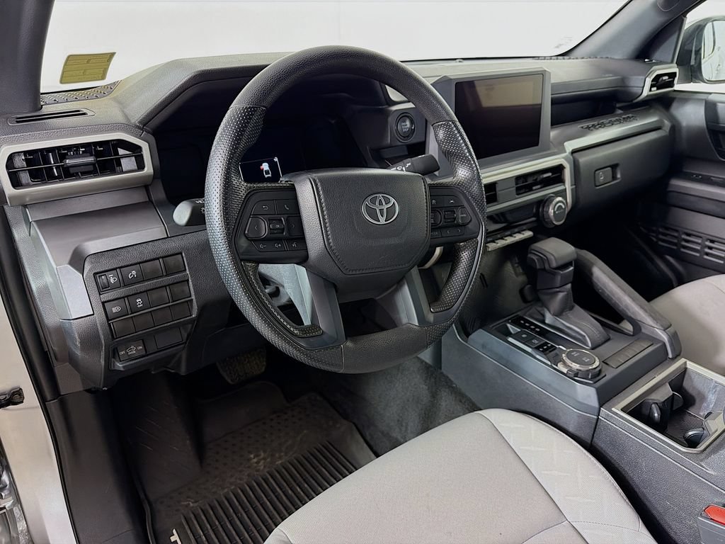 Used 2024 Toyota Tacoma SR5 AWD/4WD image 10
