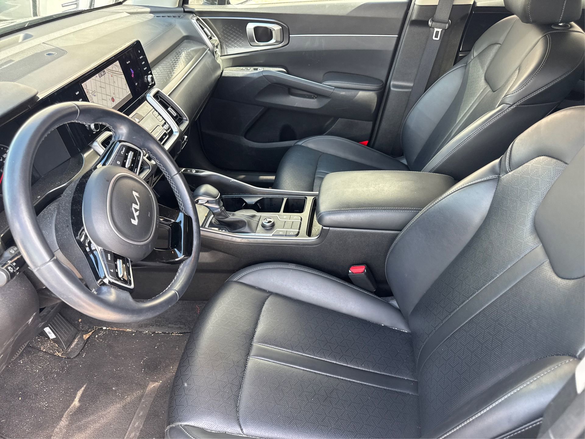 Used 2023 Kia Sorento S image 11