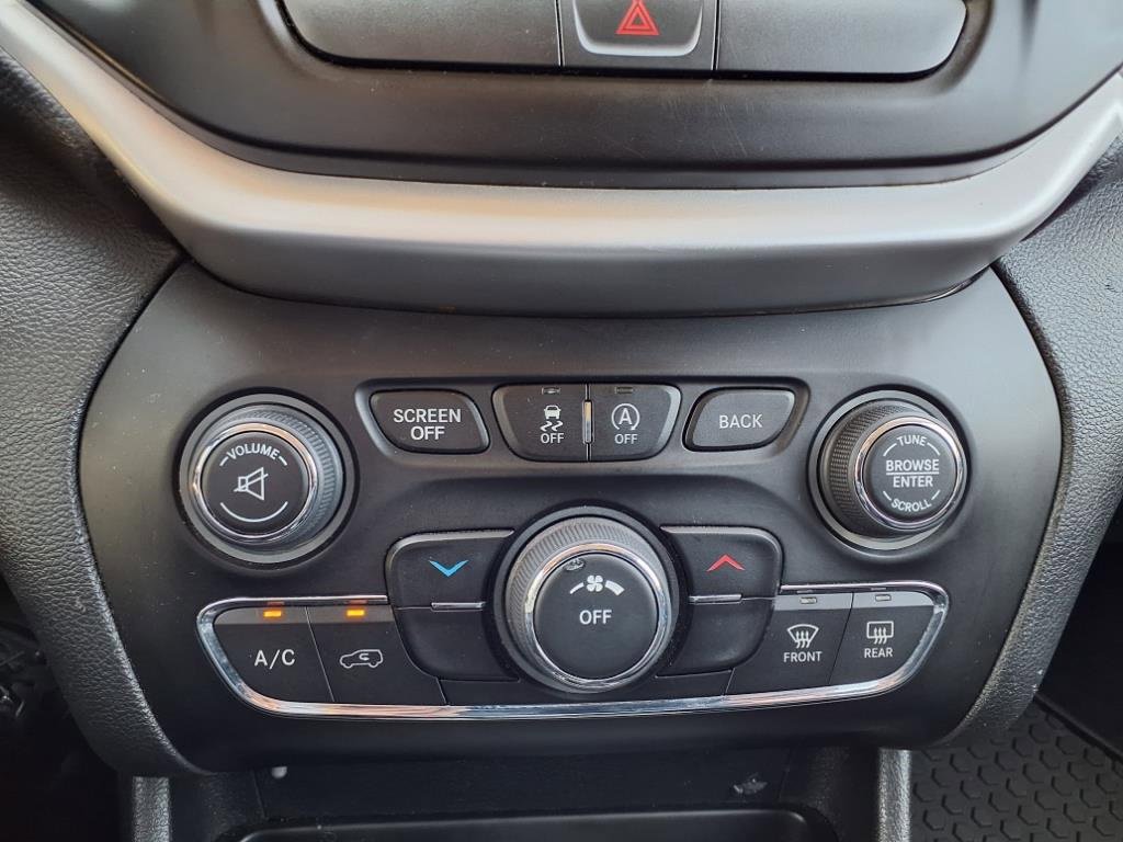 Used 2017 Jeep Cherokee Trailhawk w/ Trailer Tow Group image 14