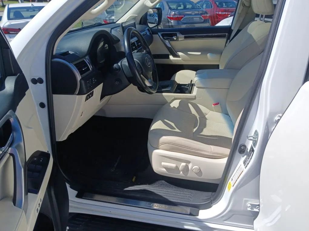 Used 2022 Lexus GX 460 image 17
