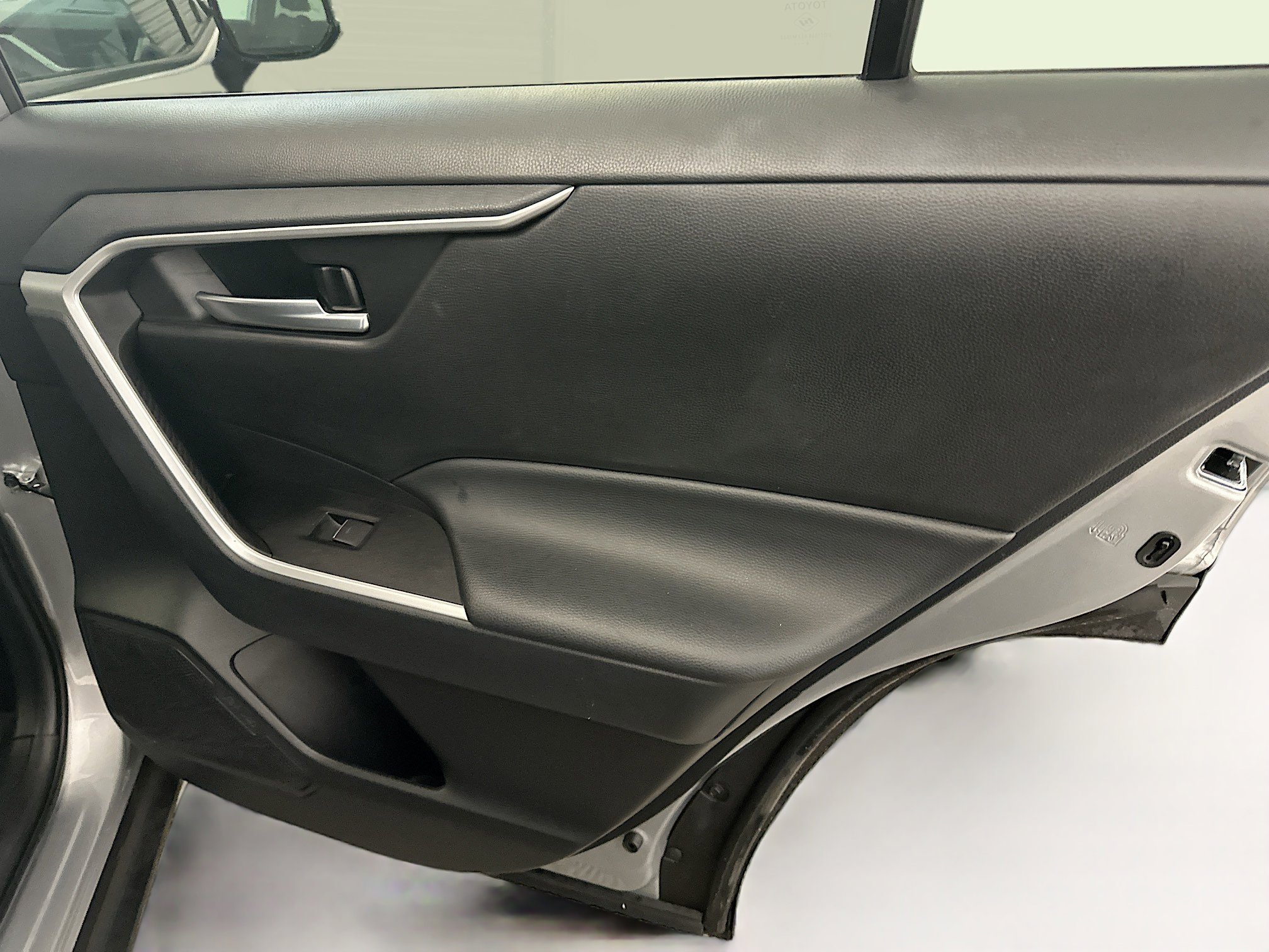 Used 2025 Toyota RAV4 XLE image 31