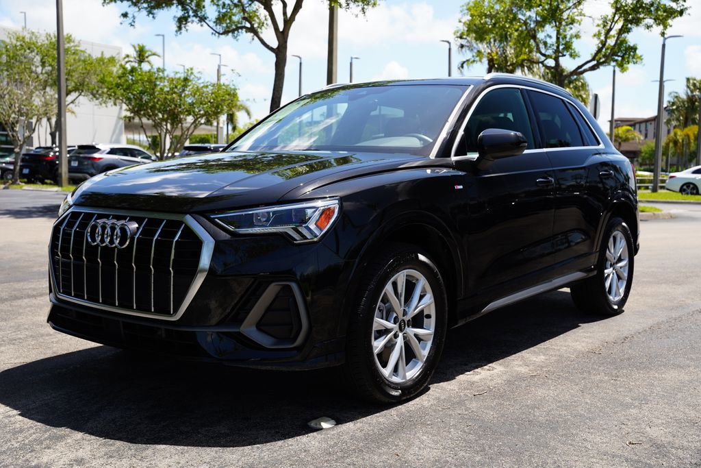 Used 2025 Audi Q3 2.0T Premium w/ Convenience Package AWD/4WD image 22