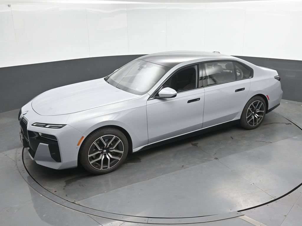 Used 2026 BMW 740i xDrive AWD/4WD image 33