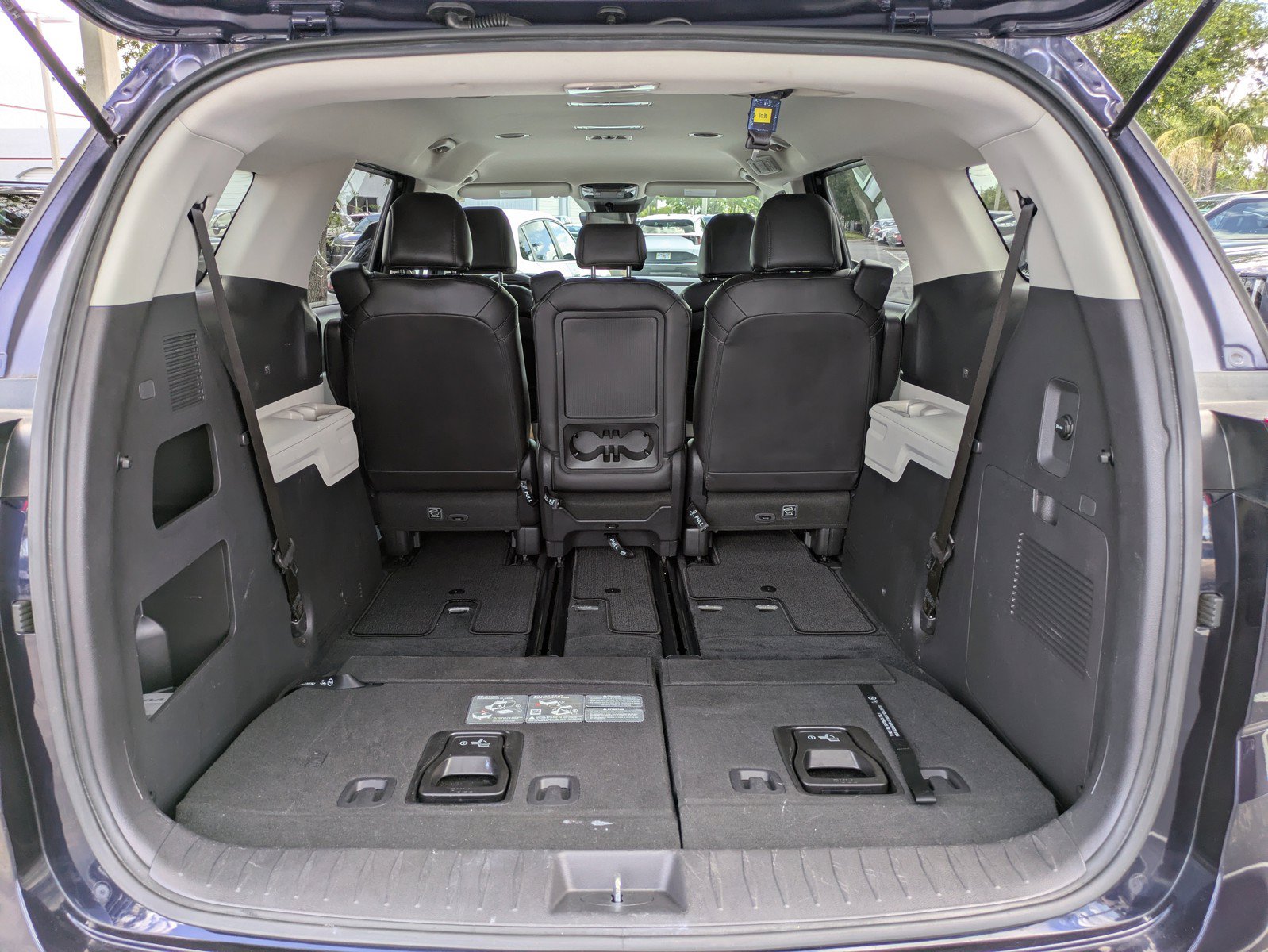 Certified 2024 Kia Carnival LX FWD image 10