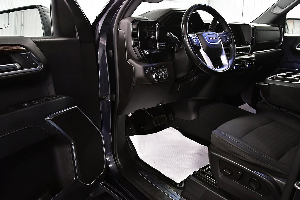 Used 2023 GMC Sierra 1500 Elevation image 17