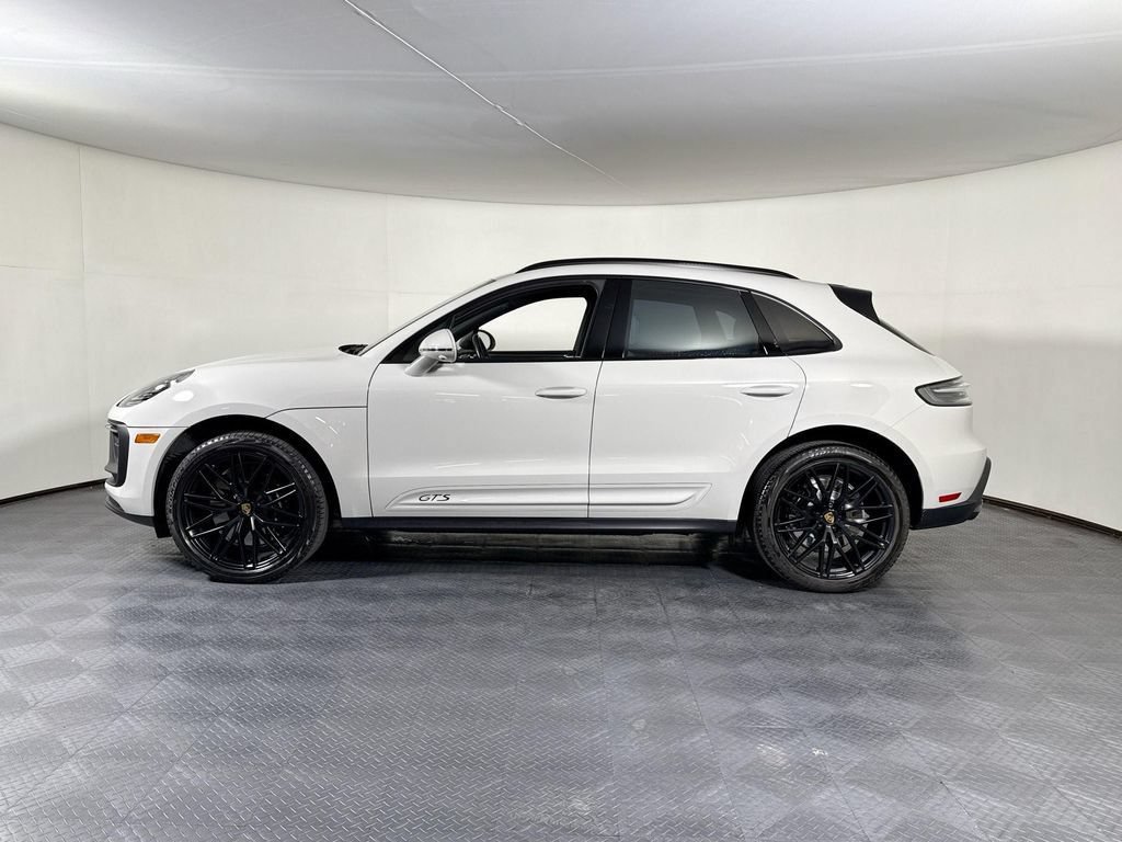 Certified 2024 Porsche Macan GTS AWD/4WD image 2