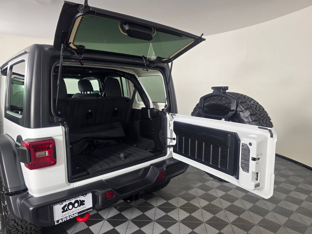 Used 2026 Jeep Wrangler Unlimited Rubicon AWD/4WD image 16