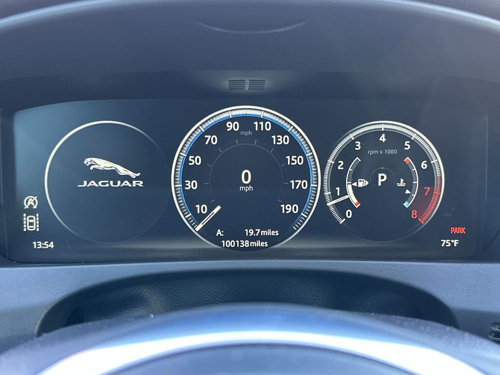 Used 2018 Jaguar F-PACE R-Sport image 15