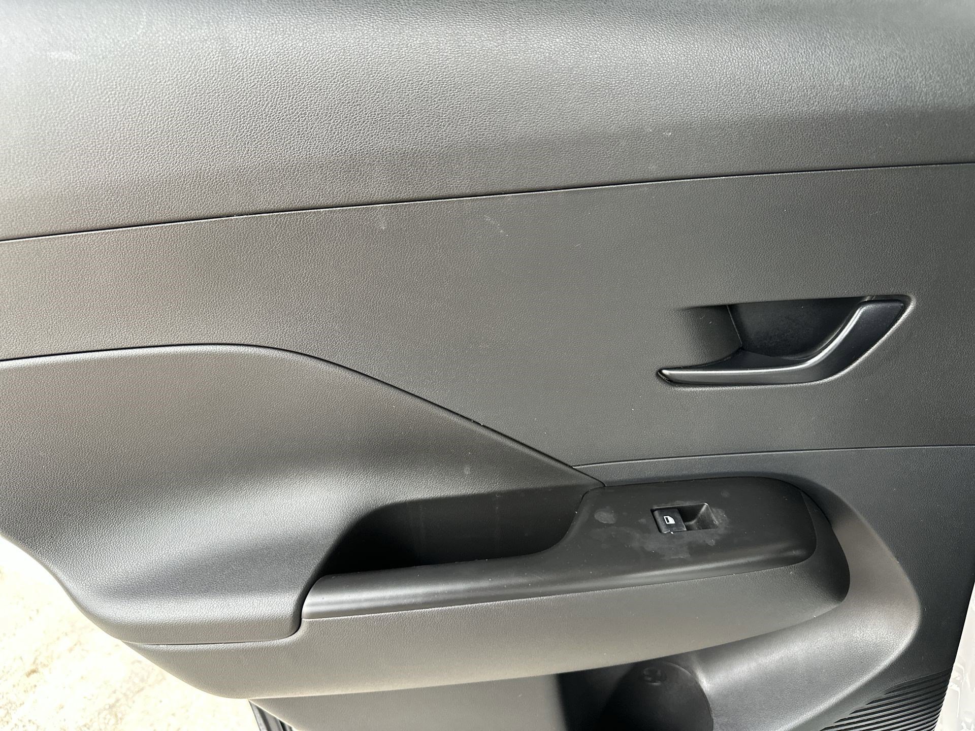 Used 2025 Hyundai Kona SEL image 28