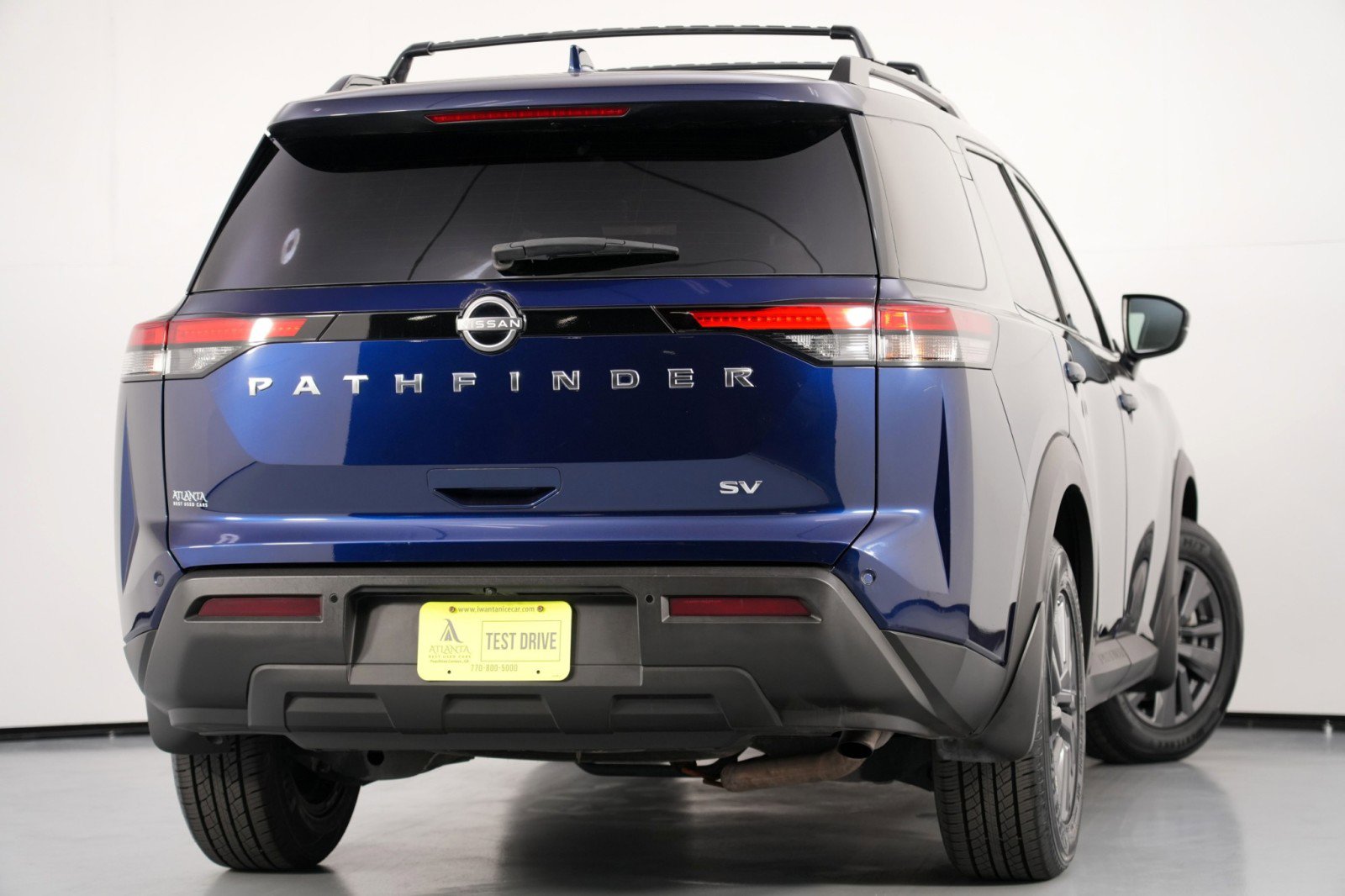 Used 2022 Nissan Pathfinder SV image 4