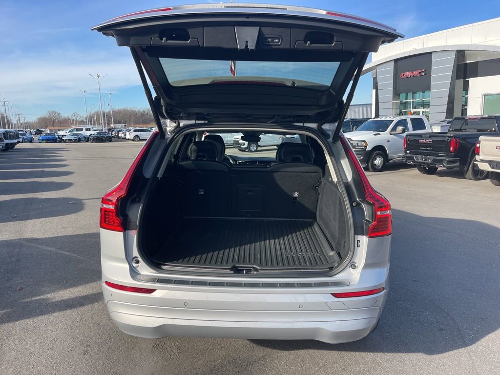 Used 2023 Volvo XC60 B5 Core w/ Protection Package Premier image 29